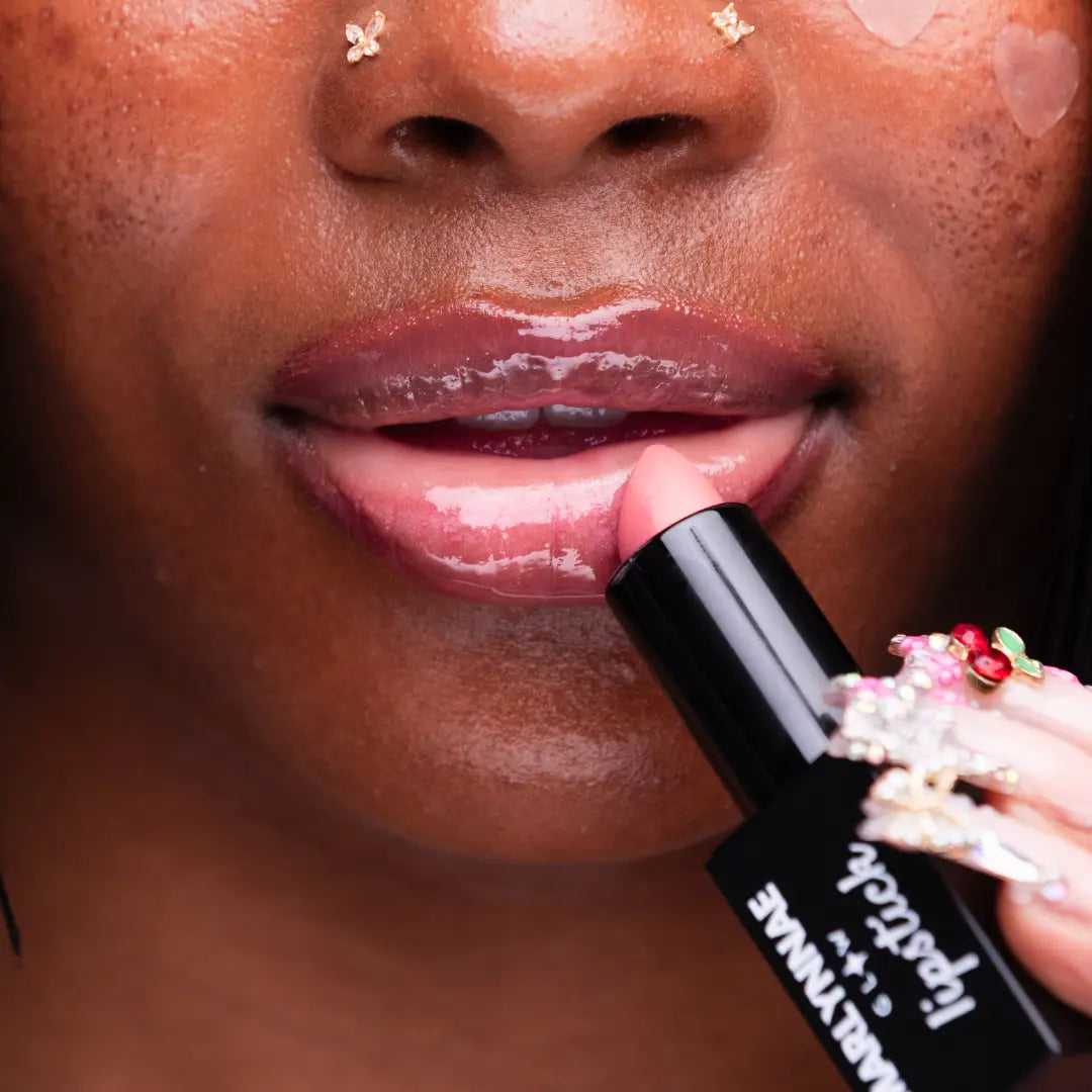 Pretty Lip Kit-ty